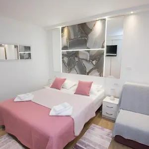 Luxury Honeymoon Split